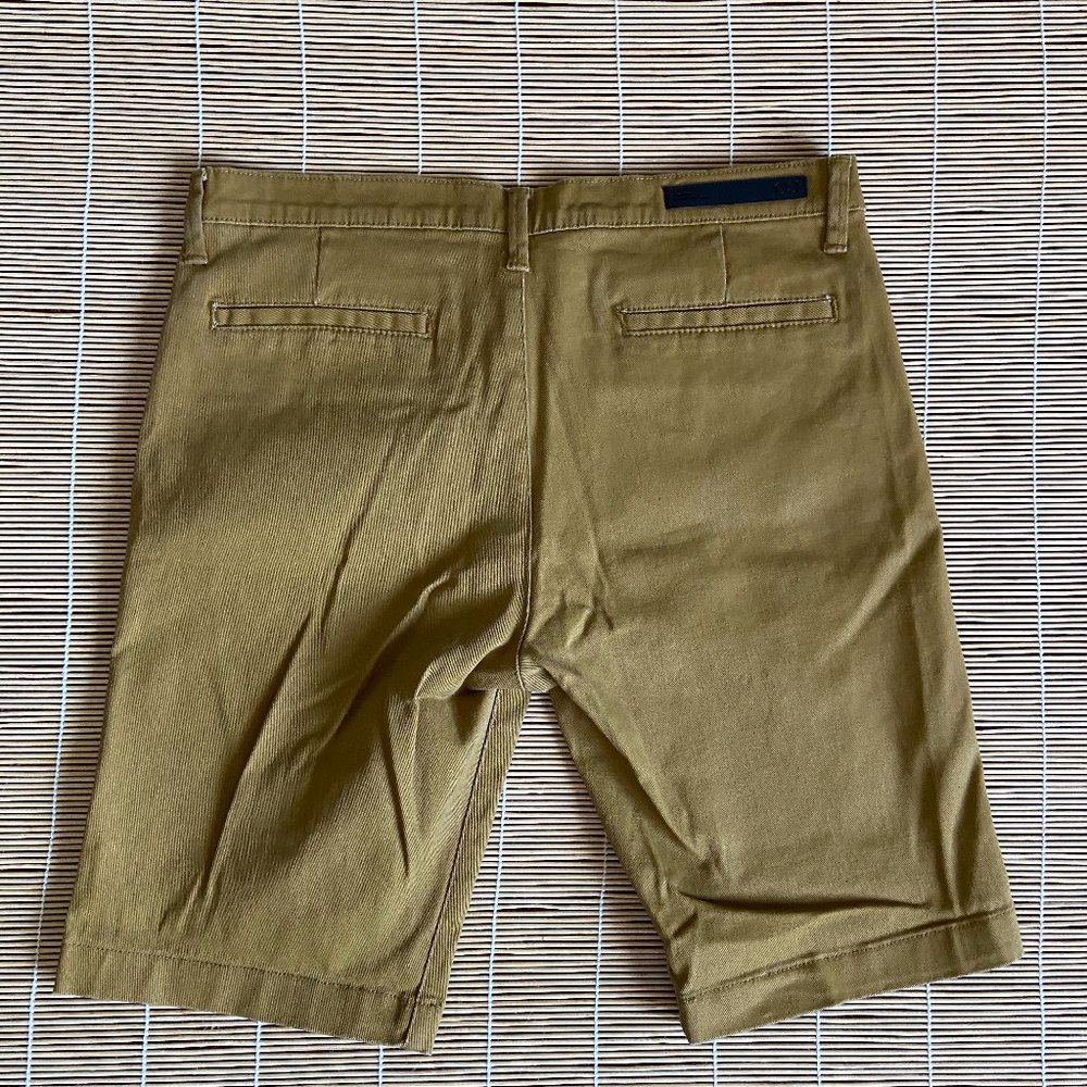 Bench shorts - Picture 3 of 5
